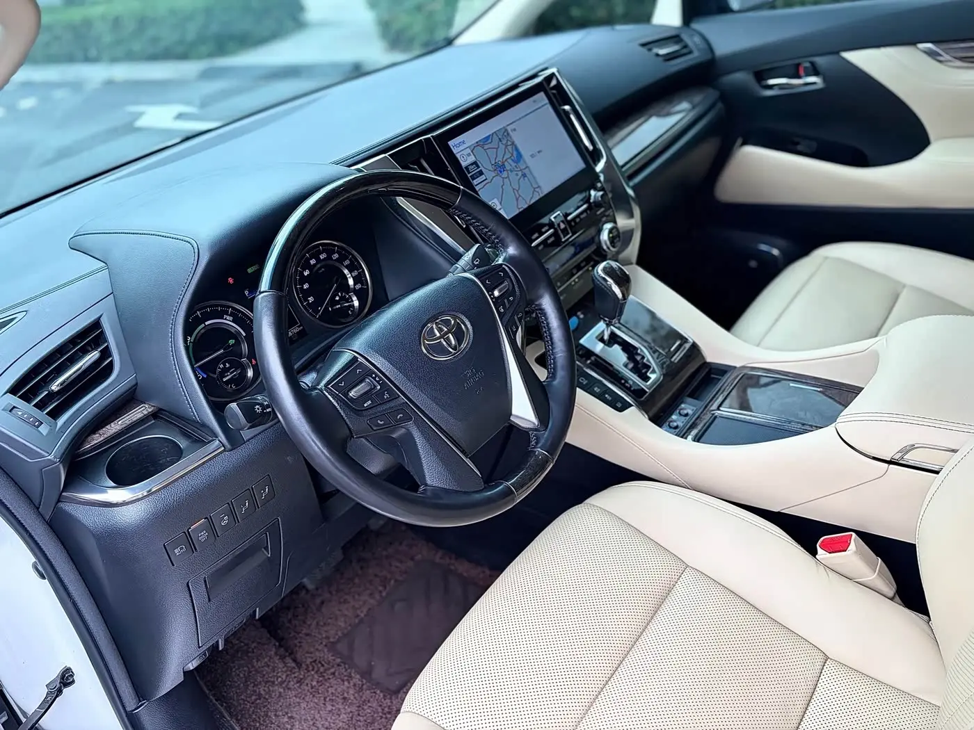 Toyota Alphard 2021 — Photo 5/20