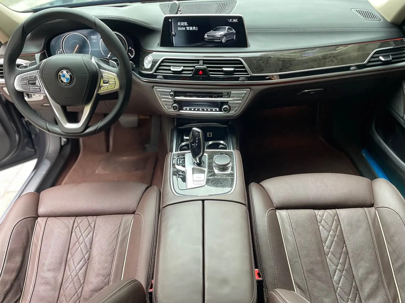 BMW 7 Series 2016 — Photo 12/17