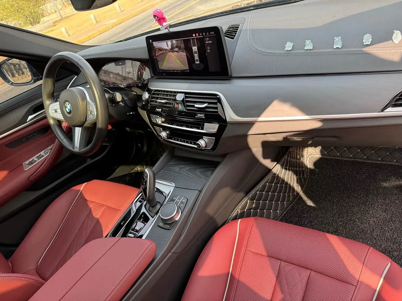 BMW 5 Series 2023 — Photo 6/16