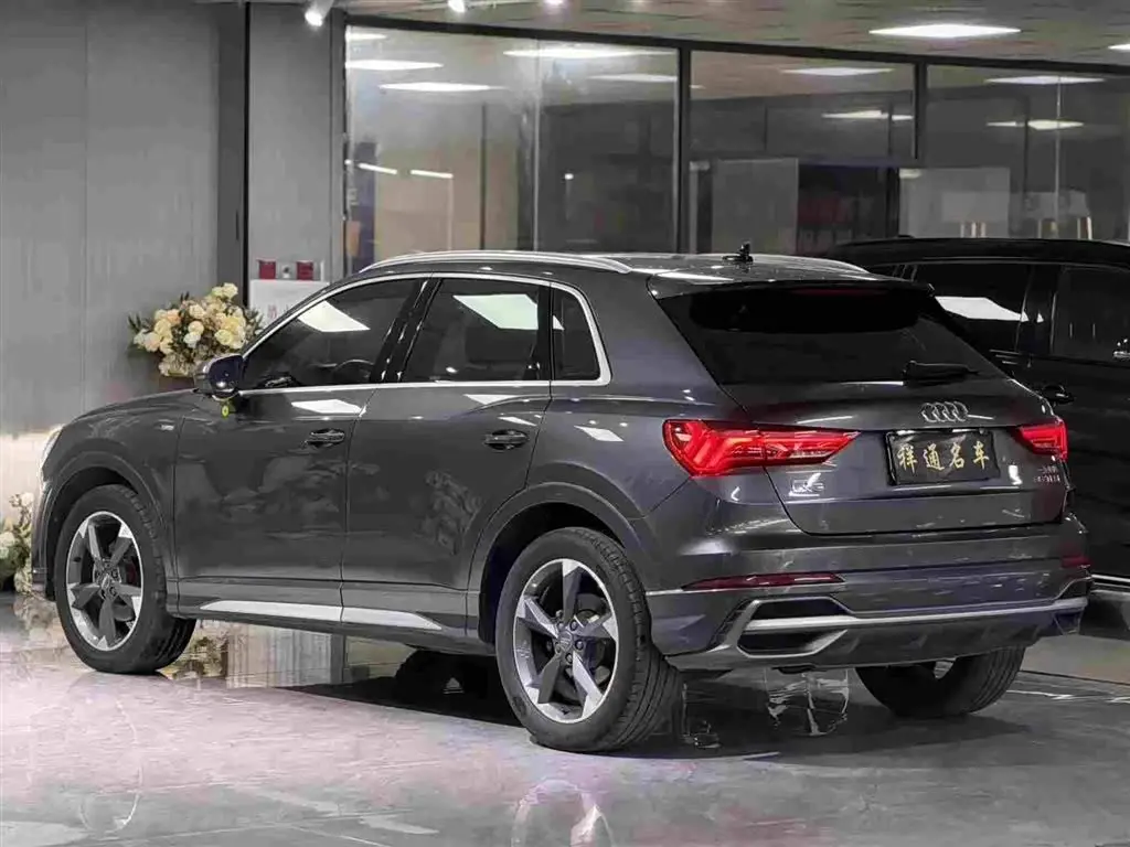 Audi Q3 2019 — Photo 9/10