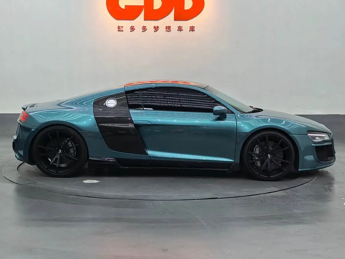 Audi R8 2014 — Фото 16/17