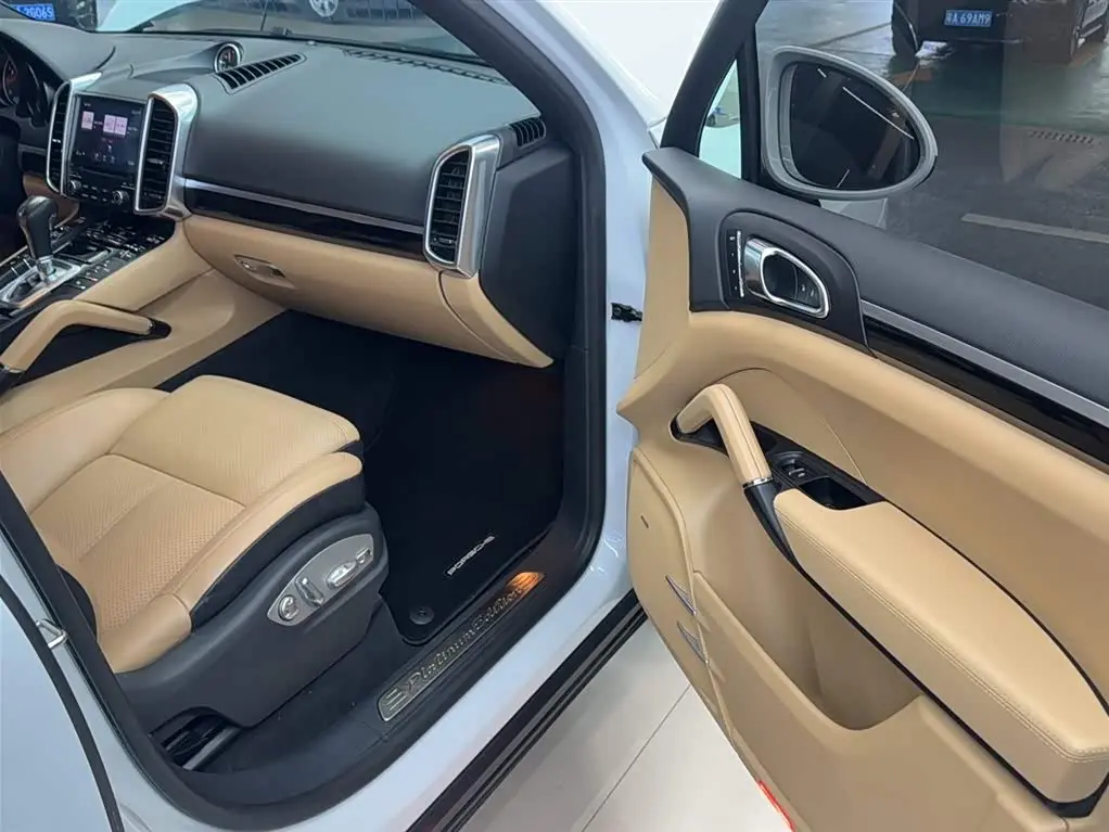 Porsche Cayenne 2017 — Photo 18/20
