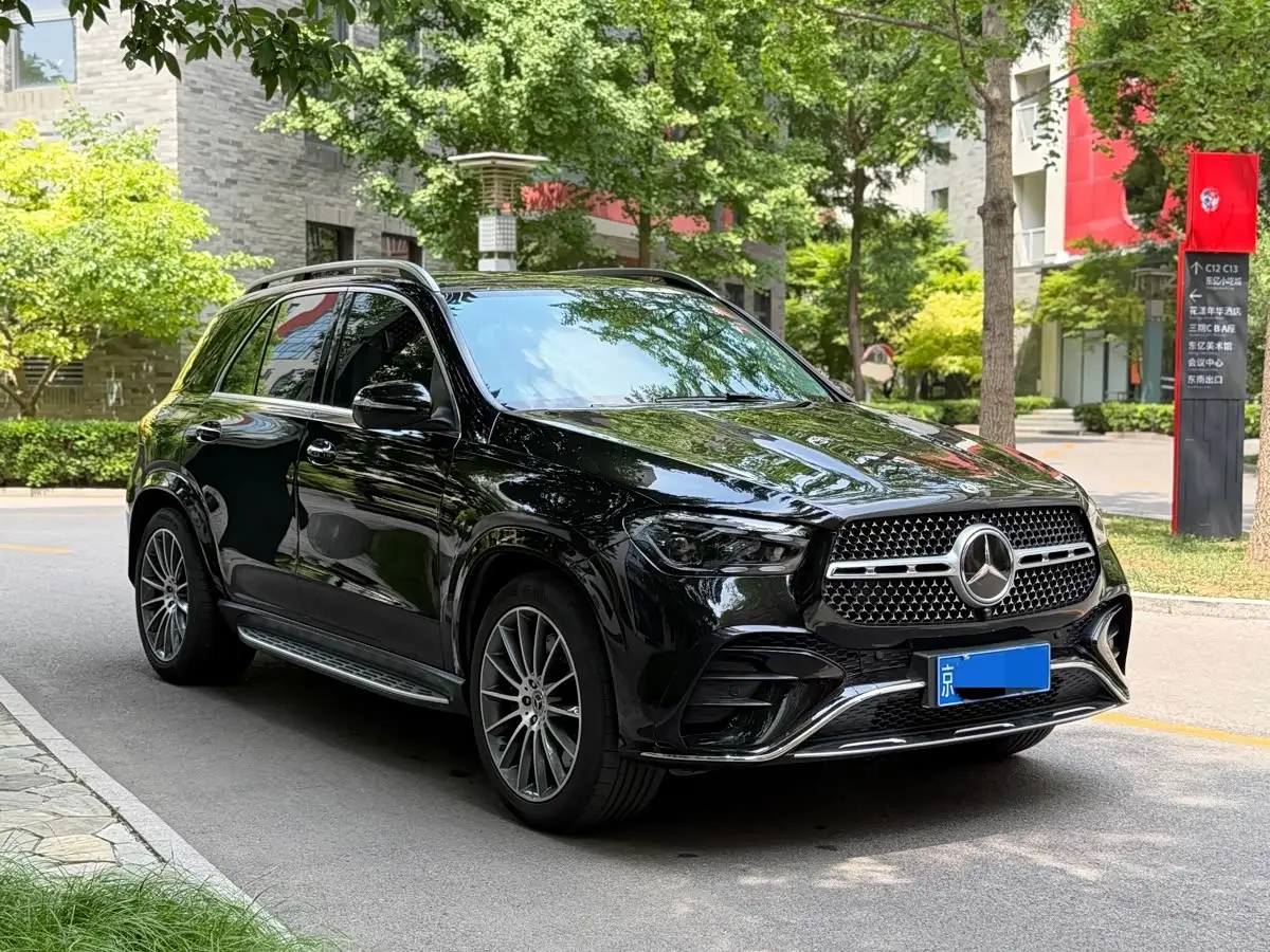 Mercedes-Benz GLE 2024 — Фото 1/14
