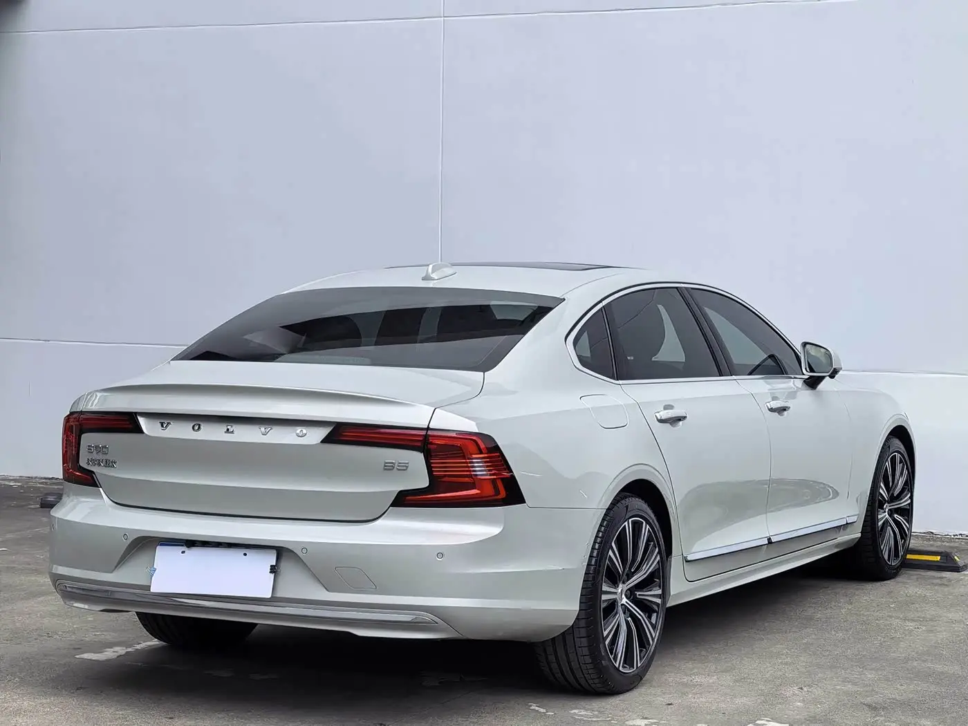 Volvo S90 2022 — Фото 15/17