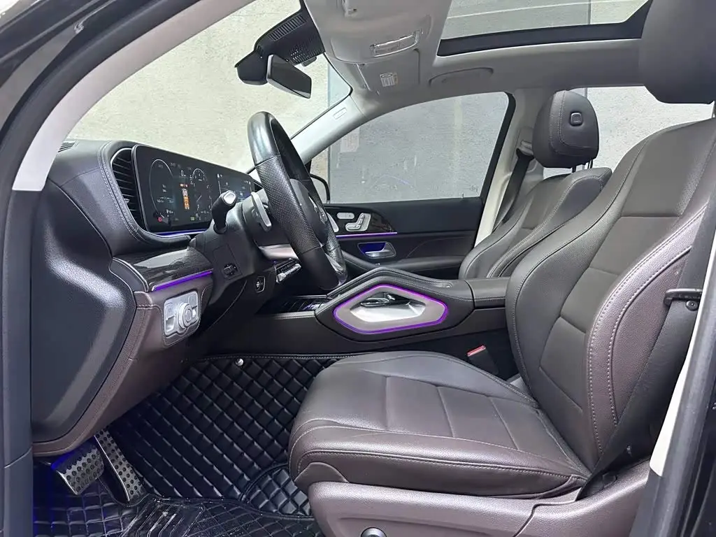 Mercedes-Benz GLS 2023 — Photo 10/17