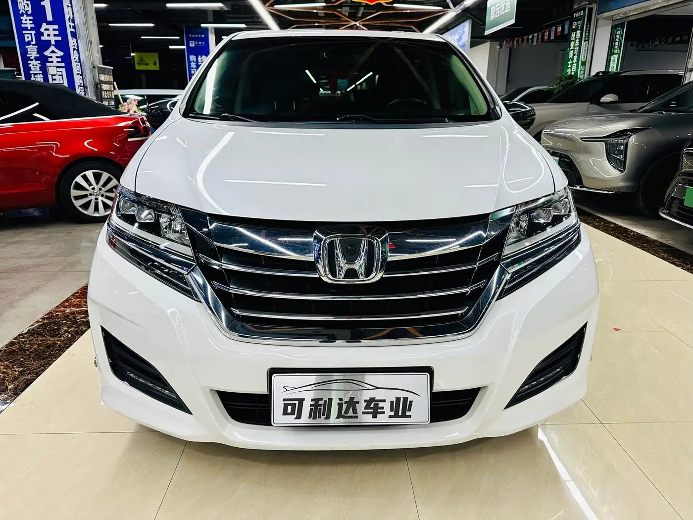 Honda Elysion 2017 — Фото 7/20