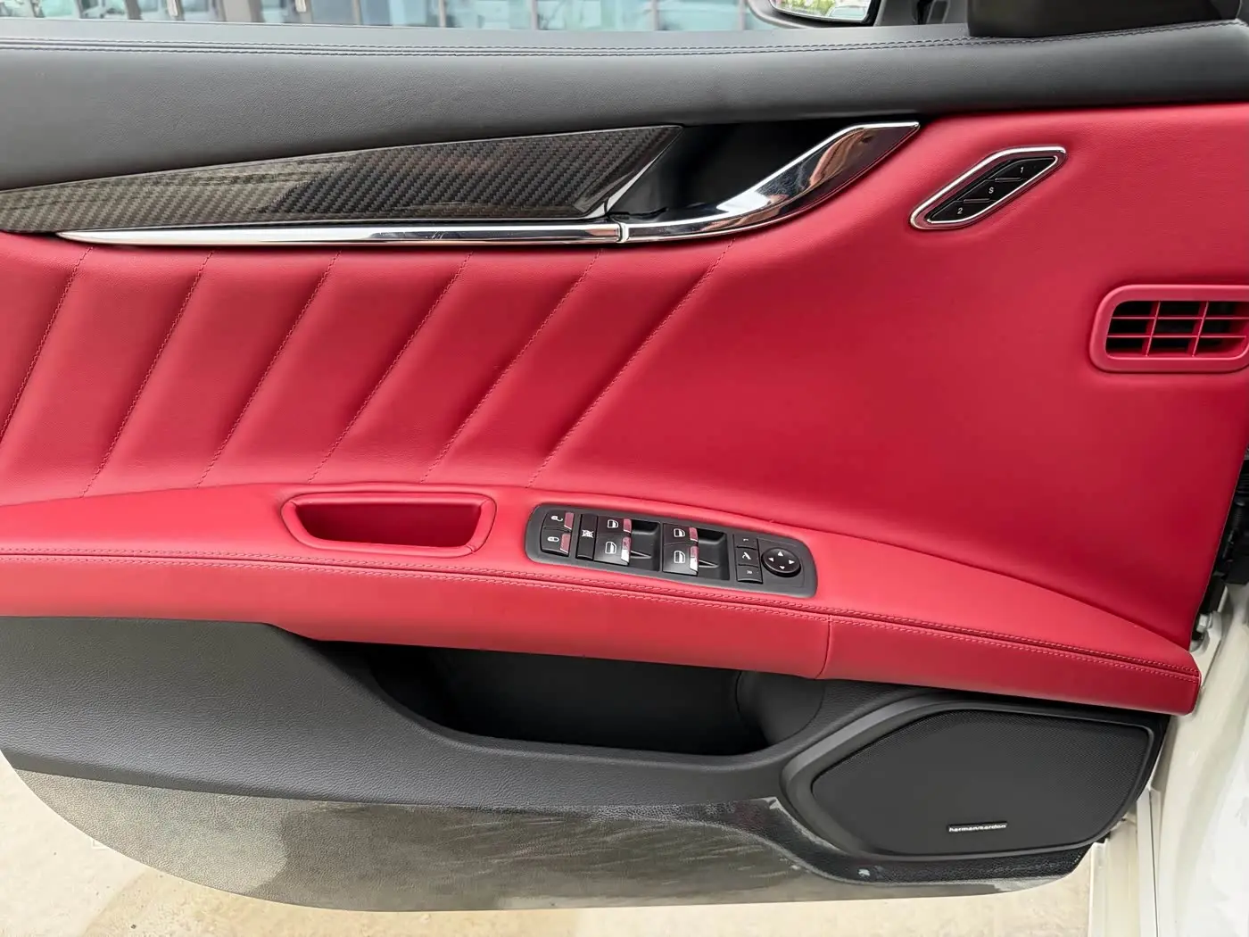 Maserati Quattroporte 2022 — Photo 7/17