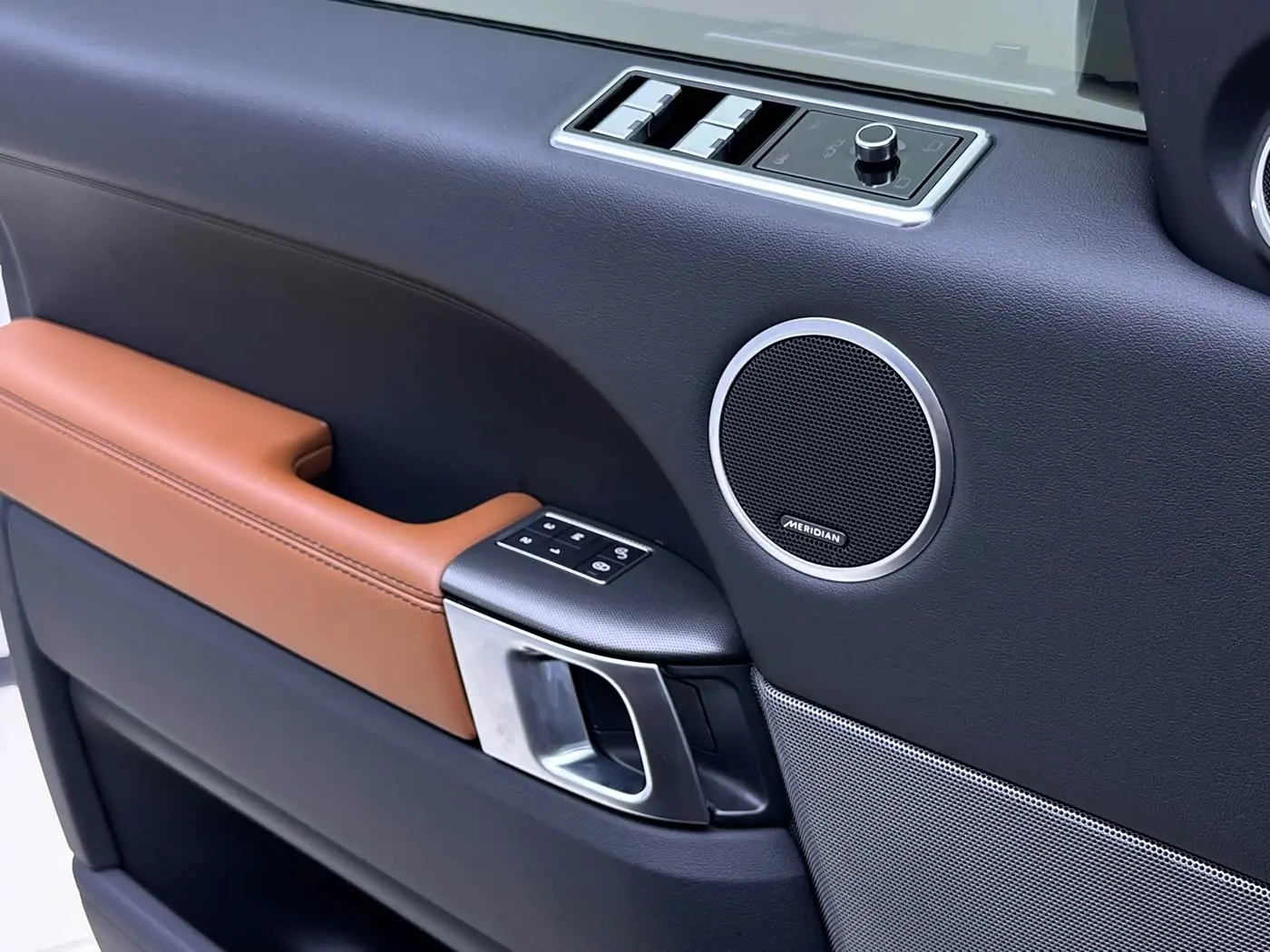 Land Rover Range Rover Sport 2017 — Şəkil 10/17