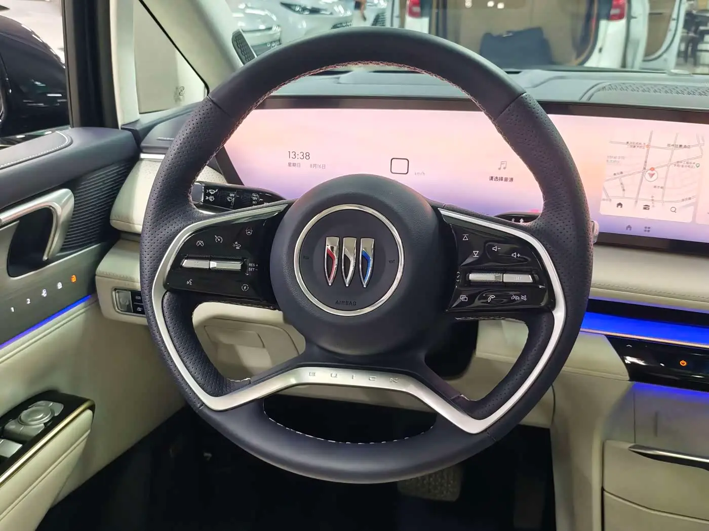 Buick GL8 New Energy 2025 — Photo 12/16