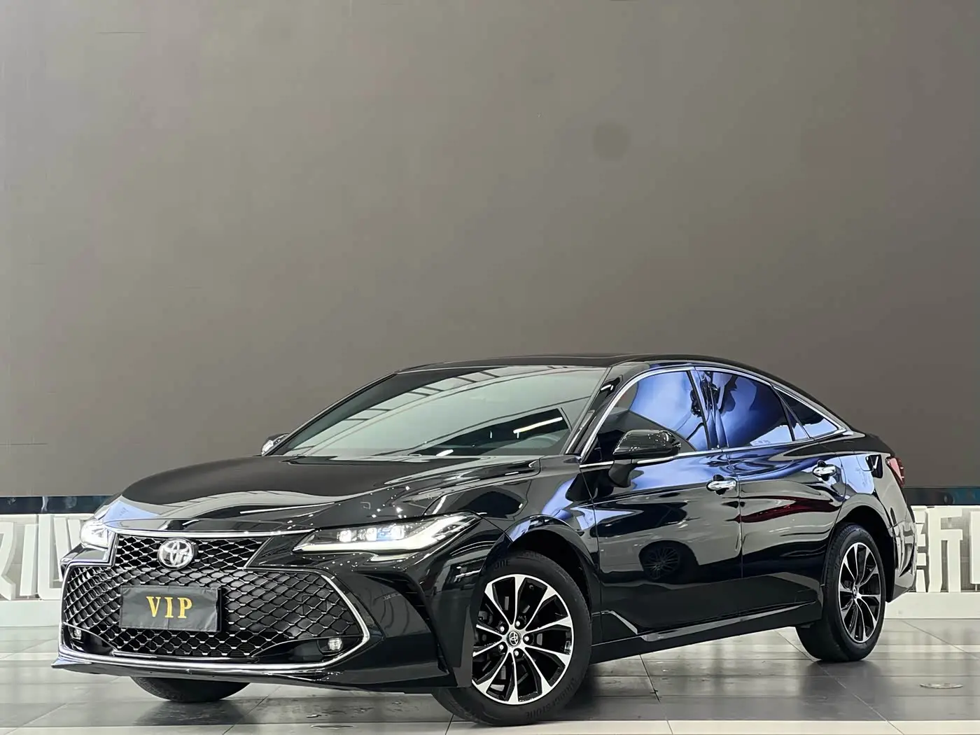 Toyota Avalon 2023 — Photo 1/20