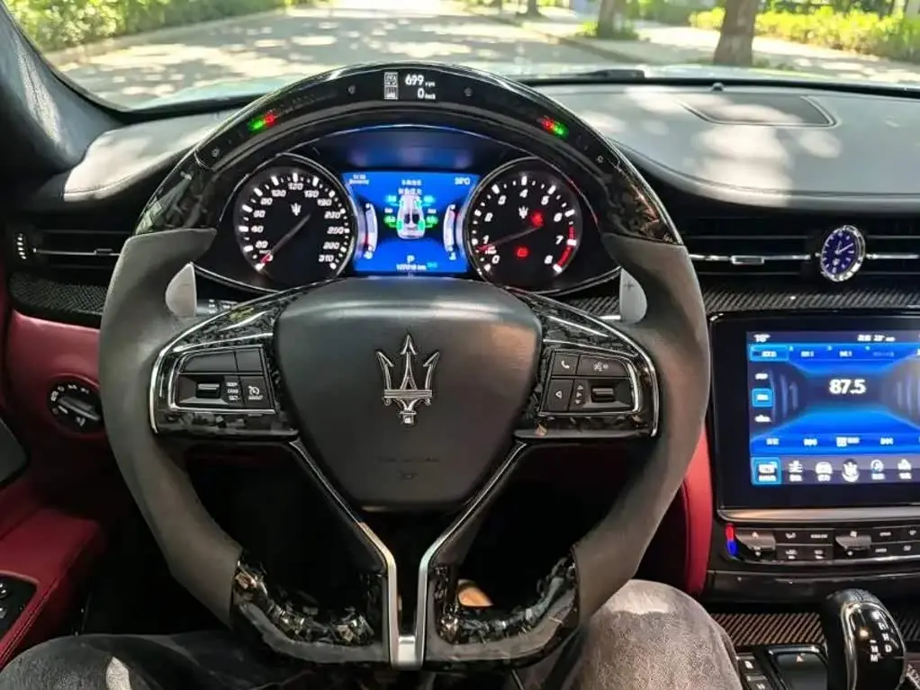 Maserati Quattroporte 2018 — Фото 6/9