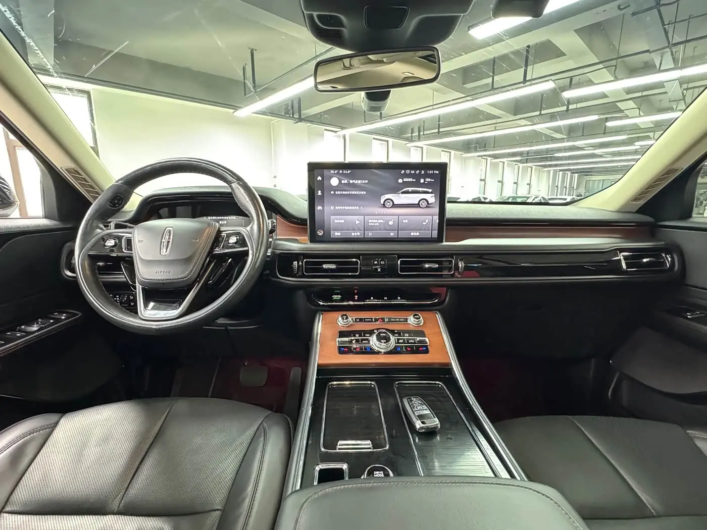 Lincoln Aviator 2021 — ფოტო 9/17