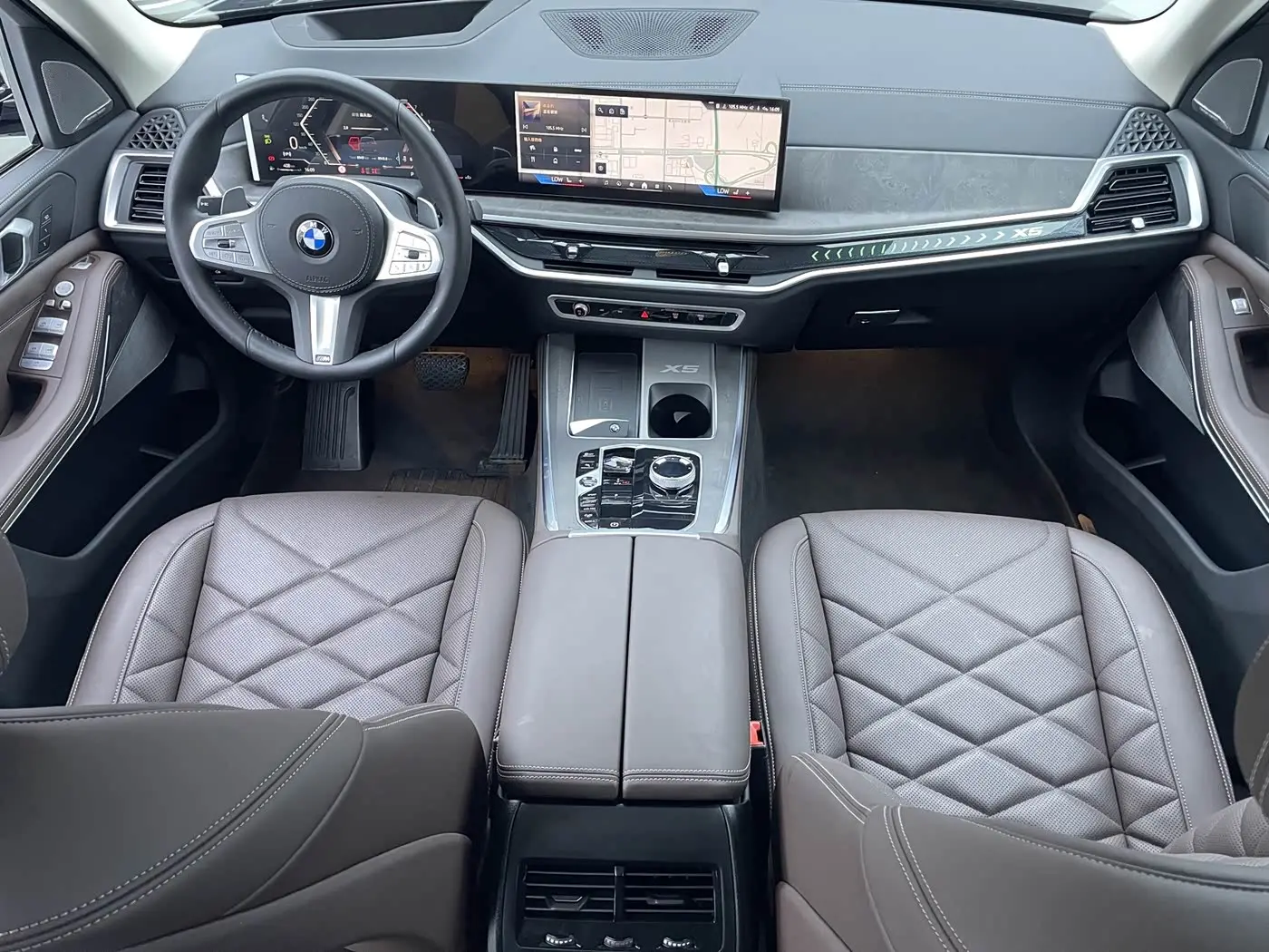 BMW X5 2025 — Фото 6/9