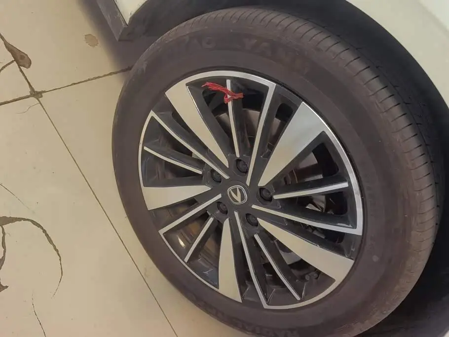 Changan Eado PHEV 2025 — Photo 6/16