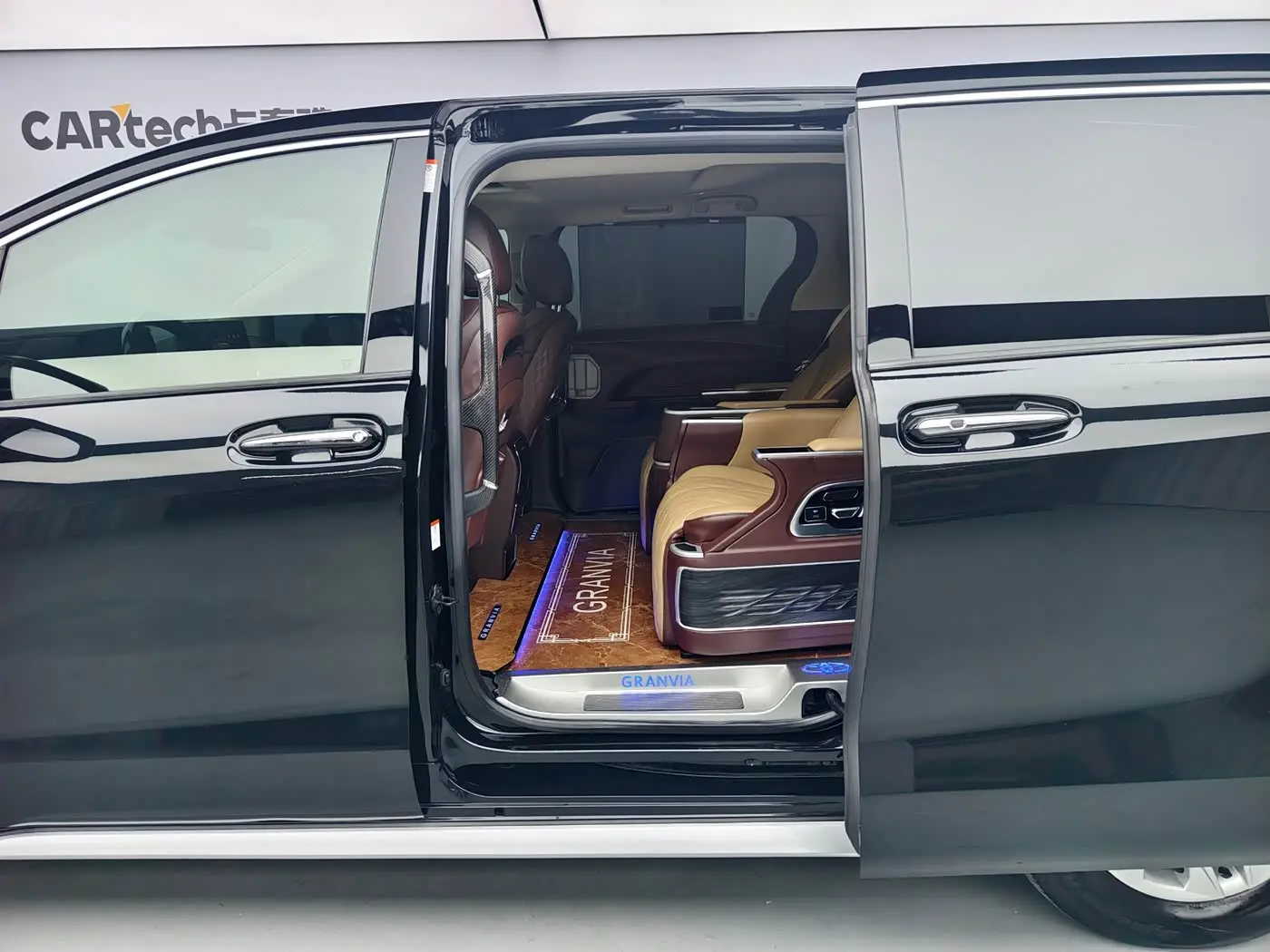 Toyota Granvia 2024 — Photo 16/20