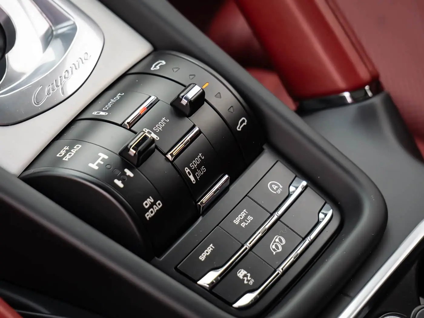 Porsche Cayenne 2016 — Фото 12/20