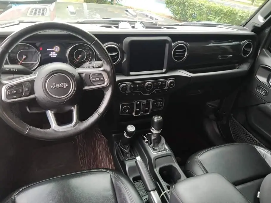Jeep Wrangler 2022 — Фото 12/16