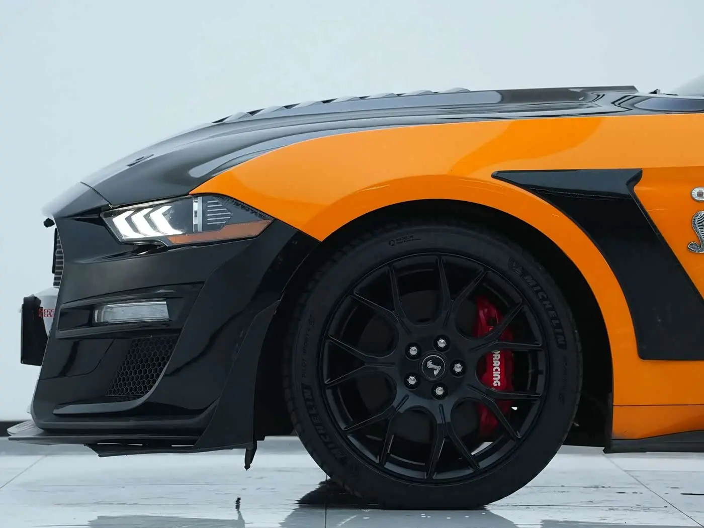 Ford Mustang 2019 — Şəkil 13/20