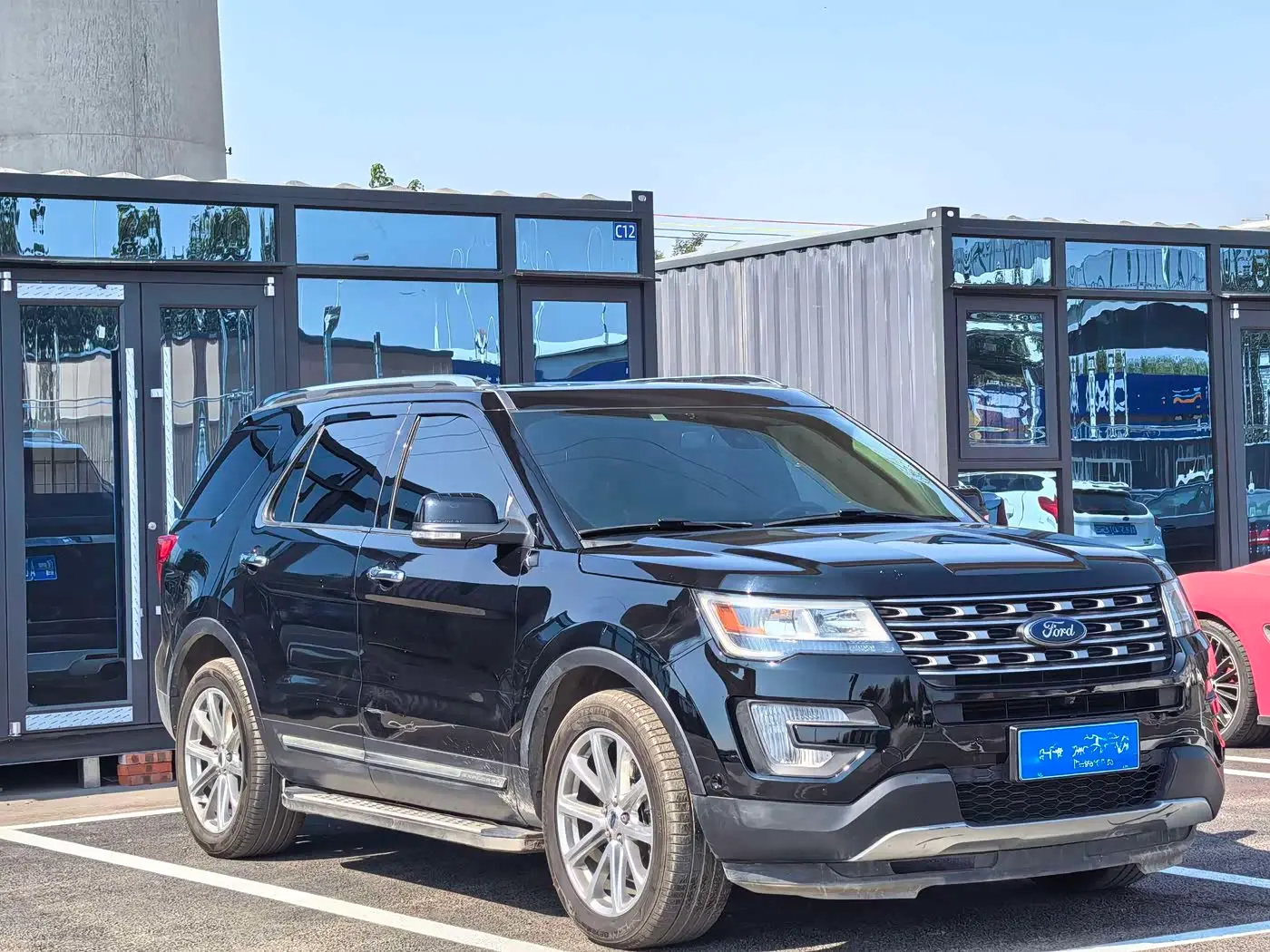 Ford Explorer 2018 — Фото 3/9
