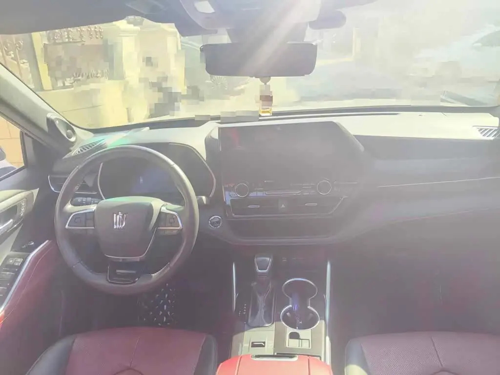Toyota Crown Kluger 2023 — Photo 11/12