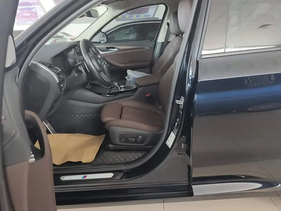 BMW X3 2023 — Photo 9/16