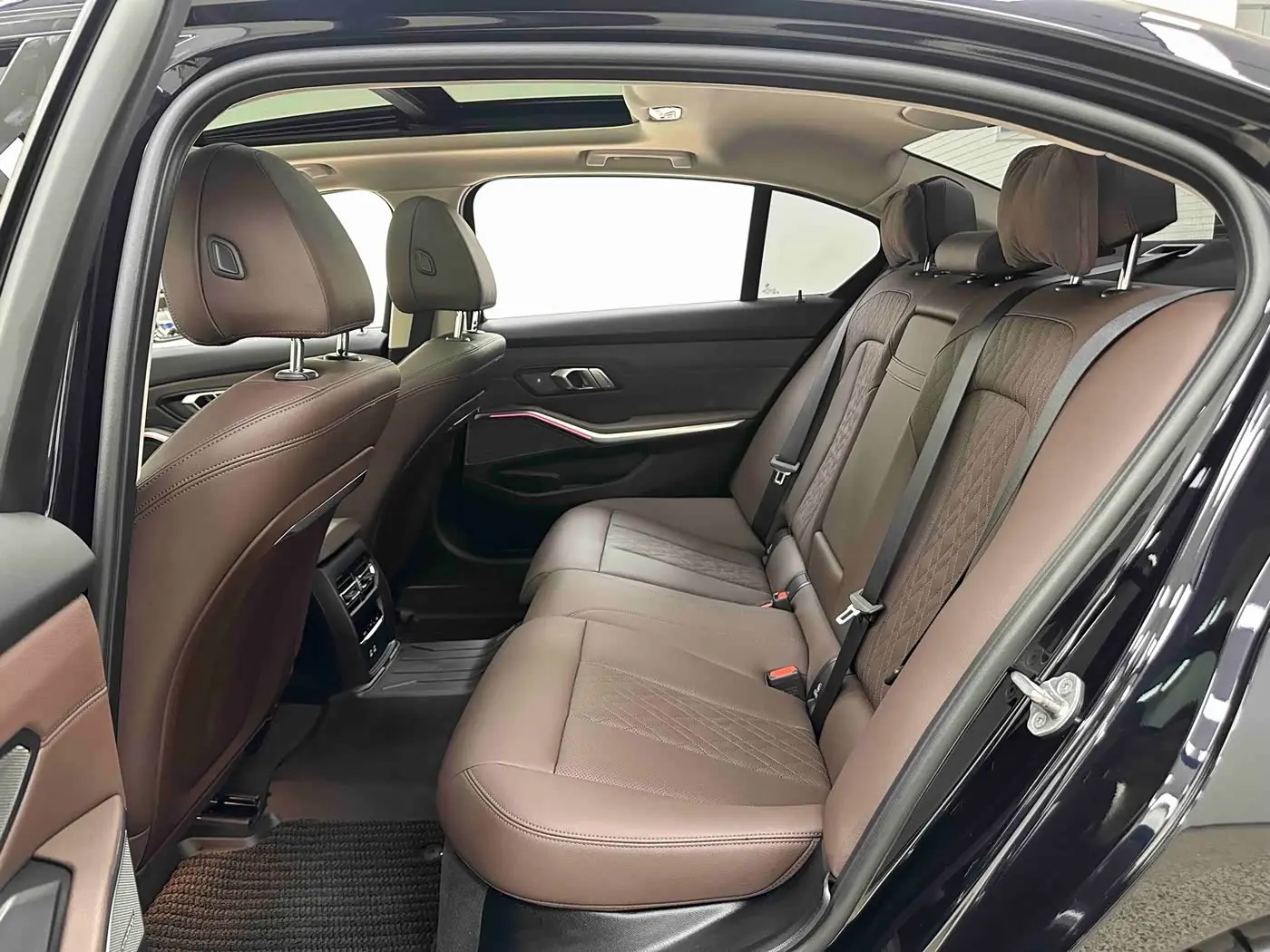BMW 3 Series 2025 — Photo 19/20