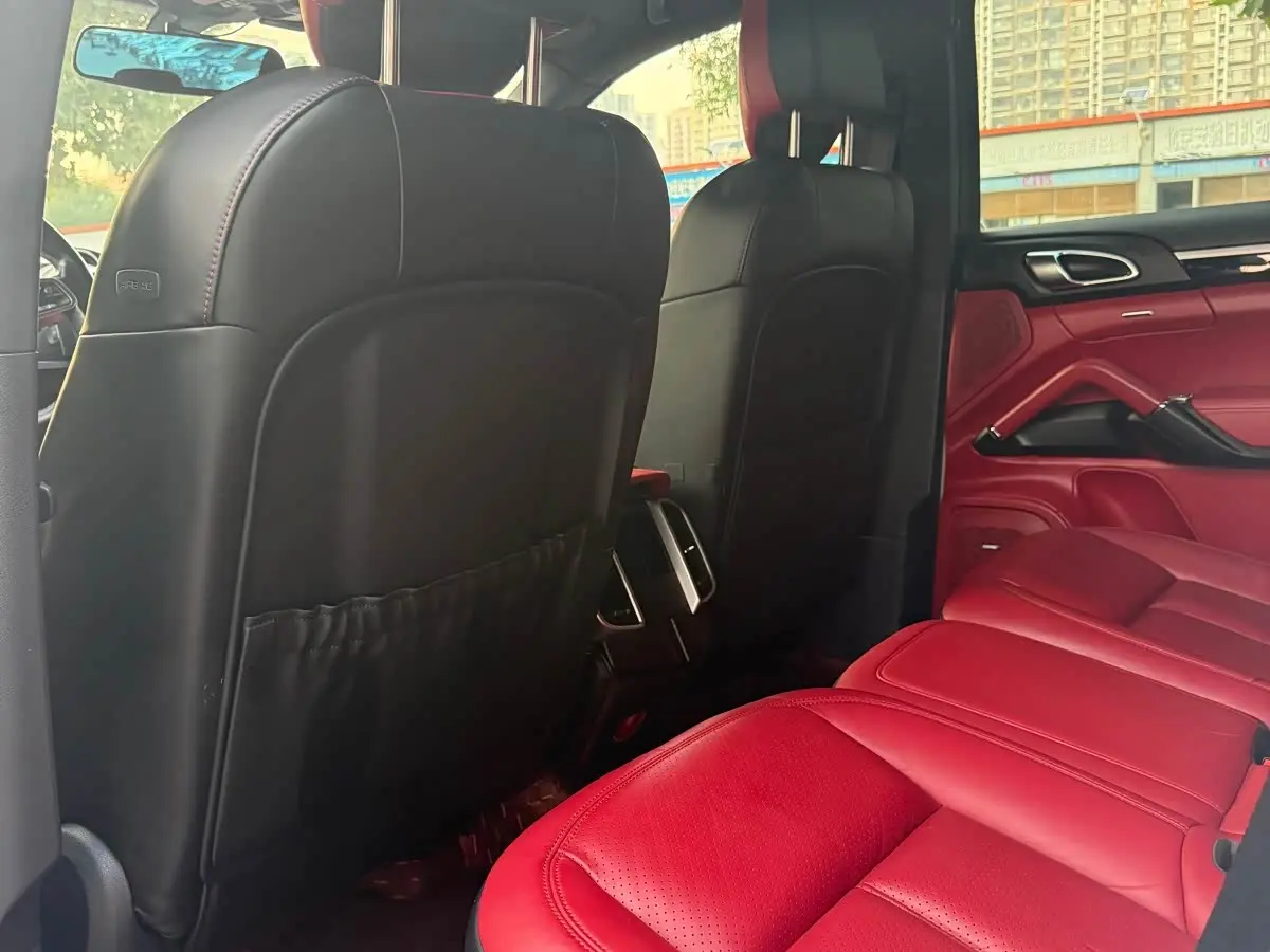 Porsche Cayenne 2016 — Photo 20/20