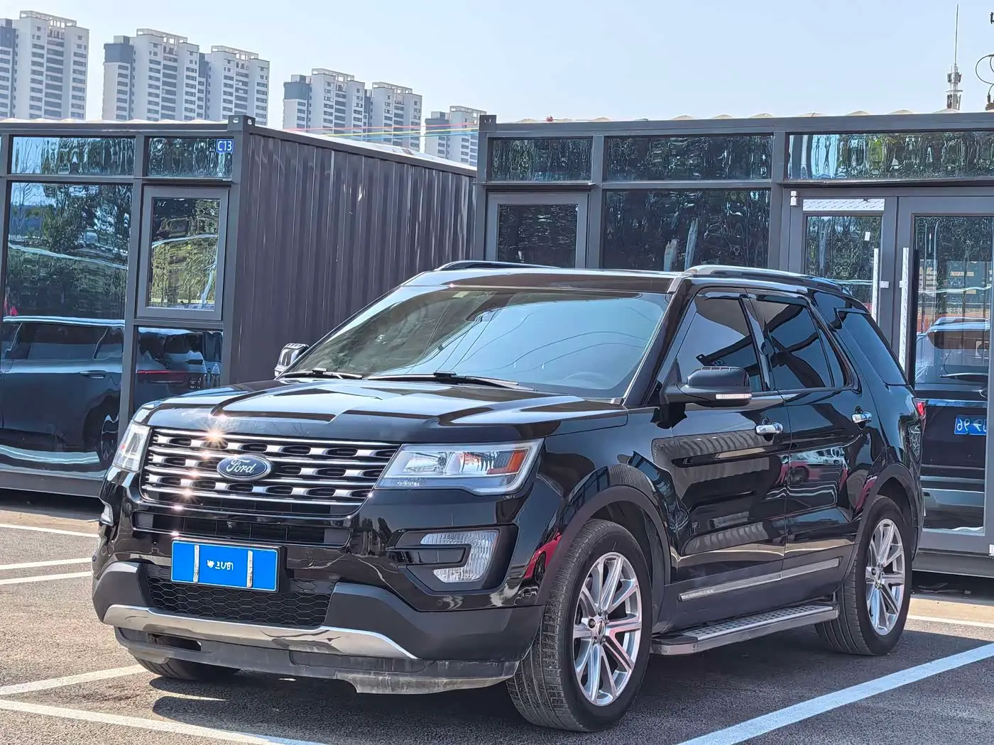 Ford Explorer 2018 — Фото 1/9