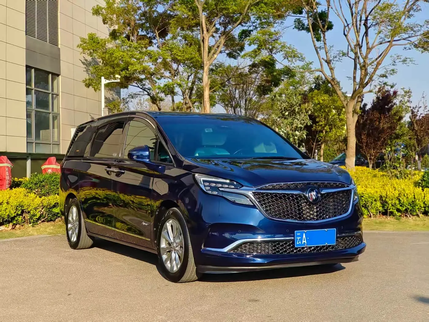 Buick GL8 2020 — Photo 3/20