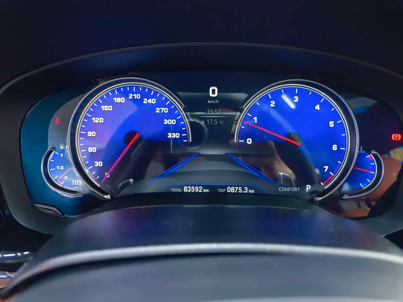 BMW 5 Series 2018 — Photo 16/17