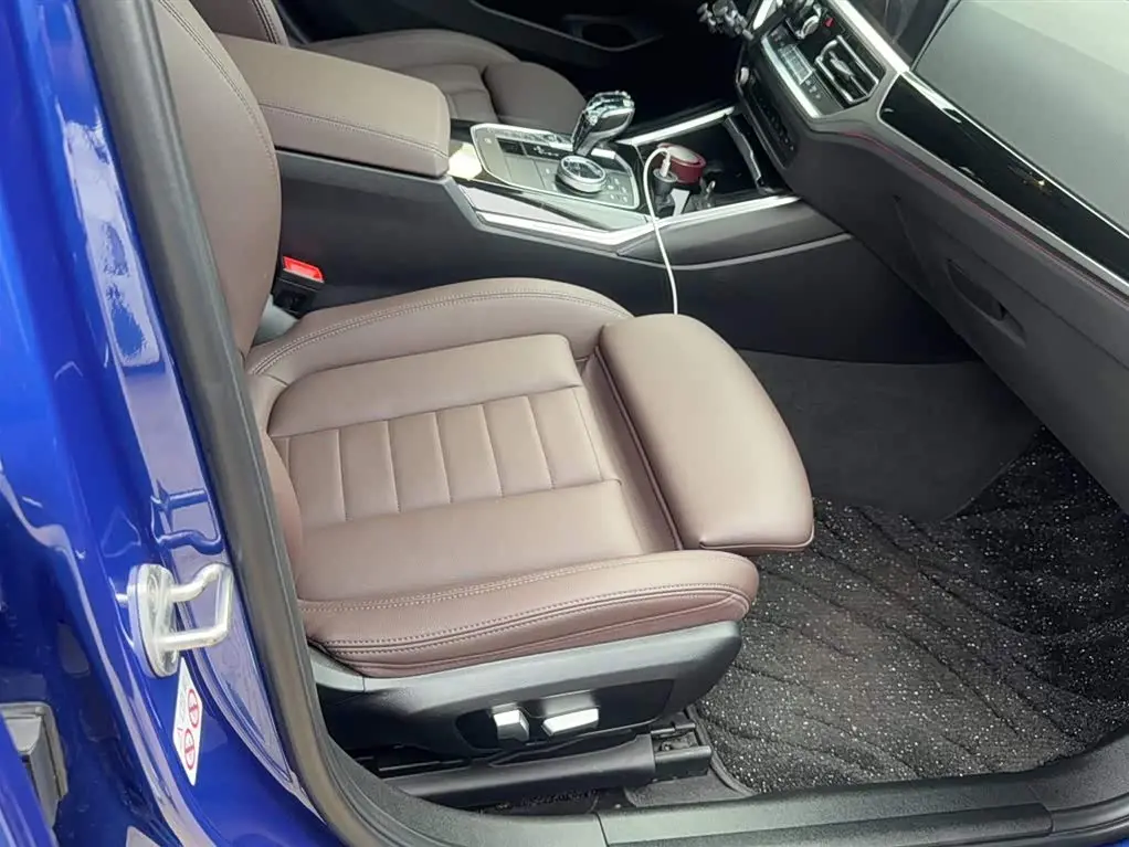 BMW 3 Series 2020 — ფოტო 13/15