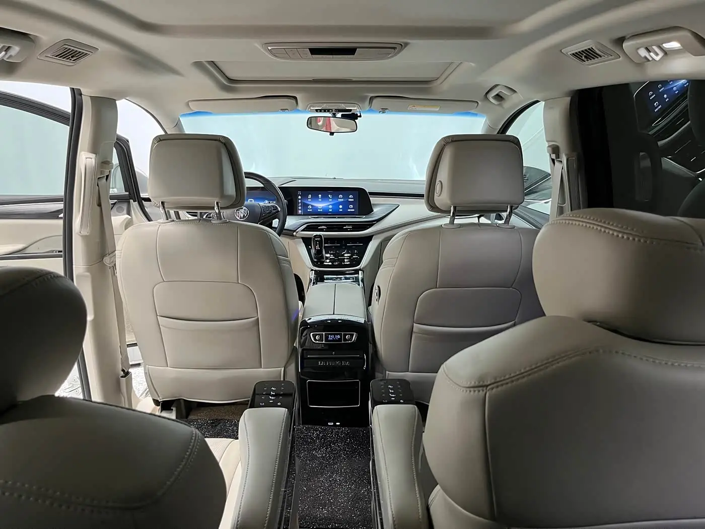 Buick GL8 2024 — Photo 14/20