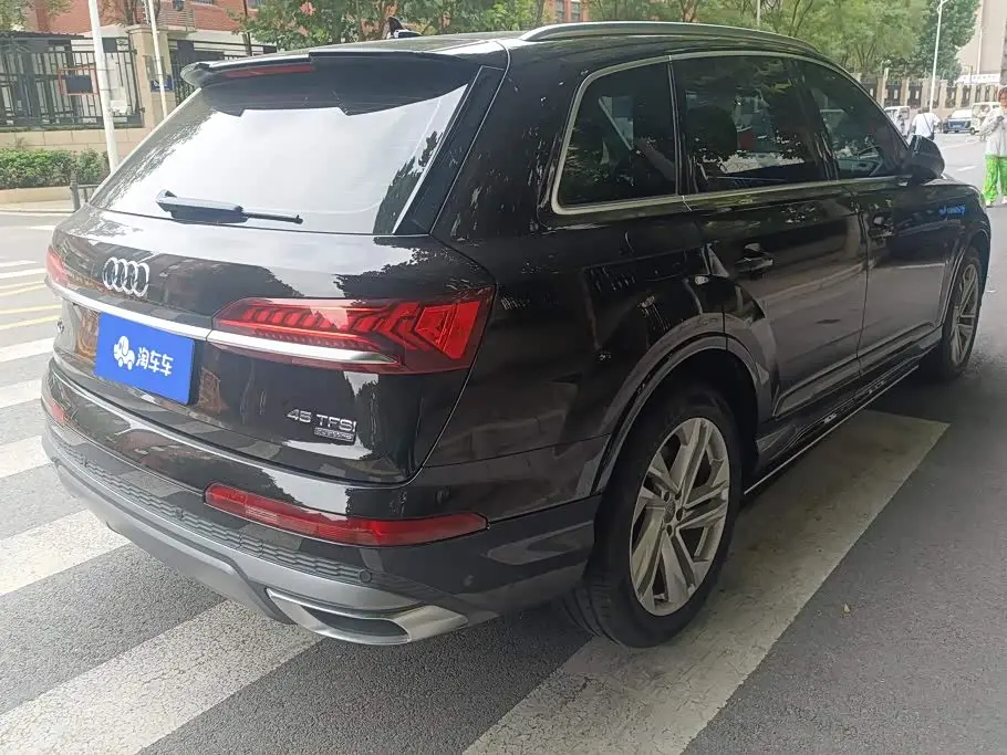 Audi Q7 2021 — ფოტო 3/16