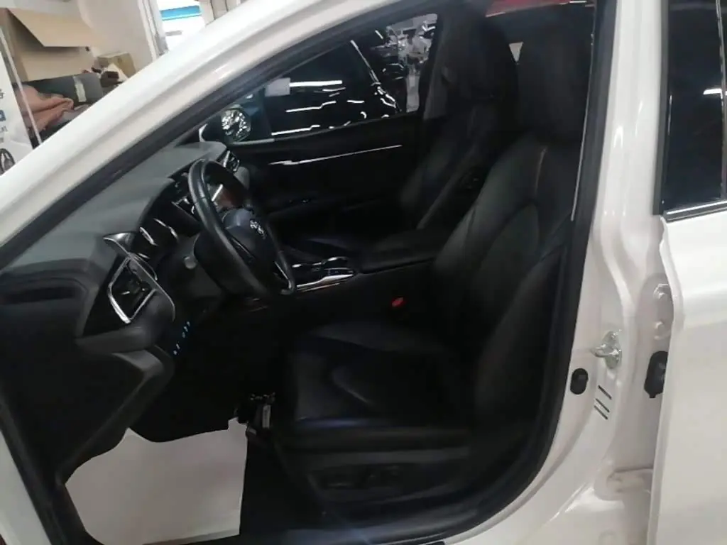 Toyota Camry 2021 — Şəkil 15/20