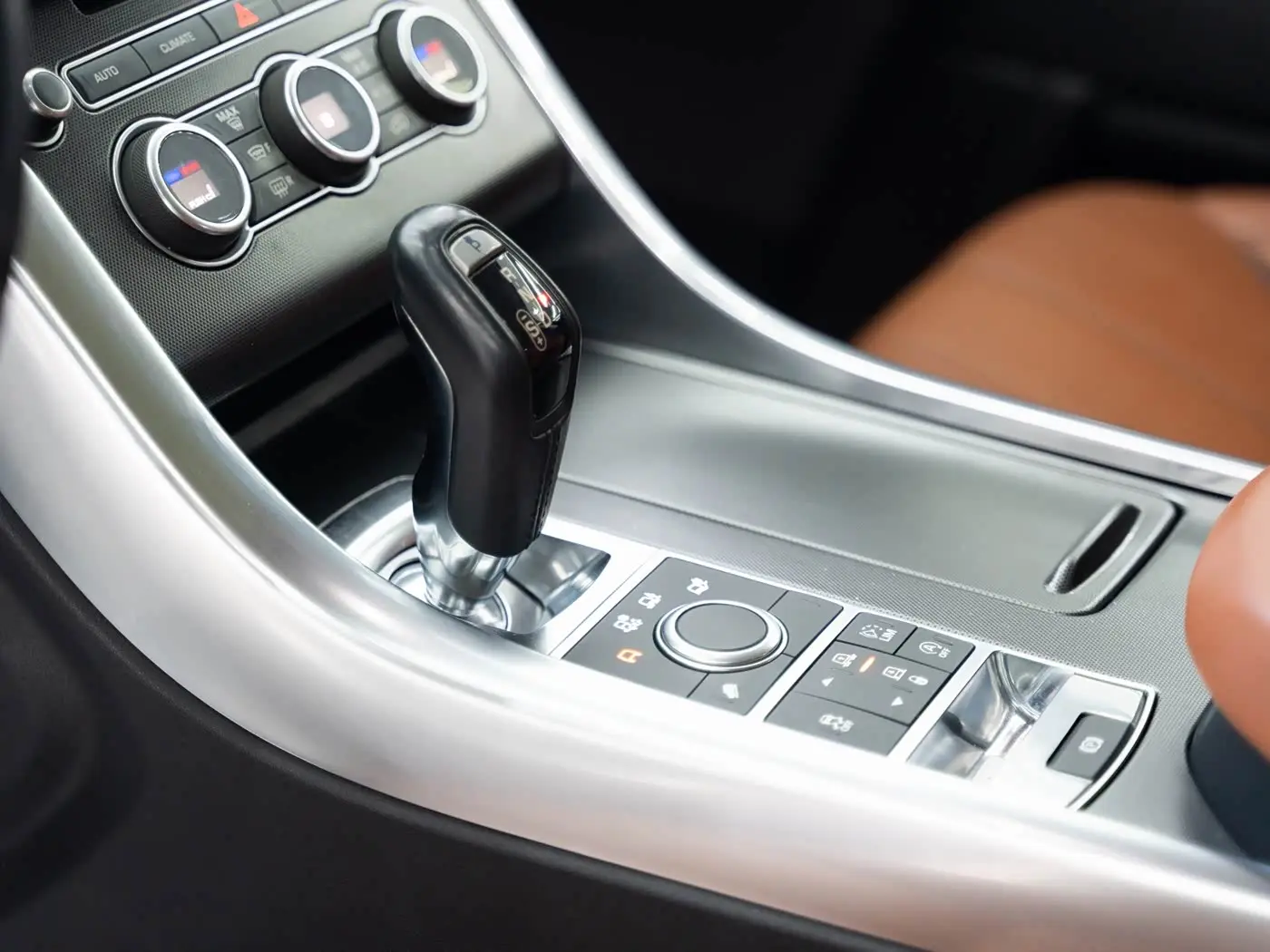 Land Rover Range Rover Sport 2017 — Photo 12/16