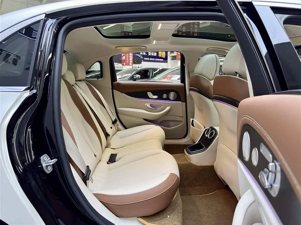 Mercedes-Benz E-Class 2023 — Фото 6/15