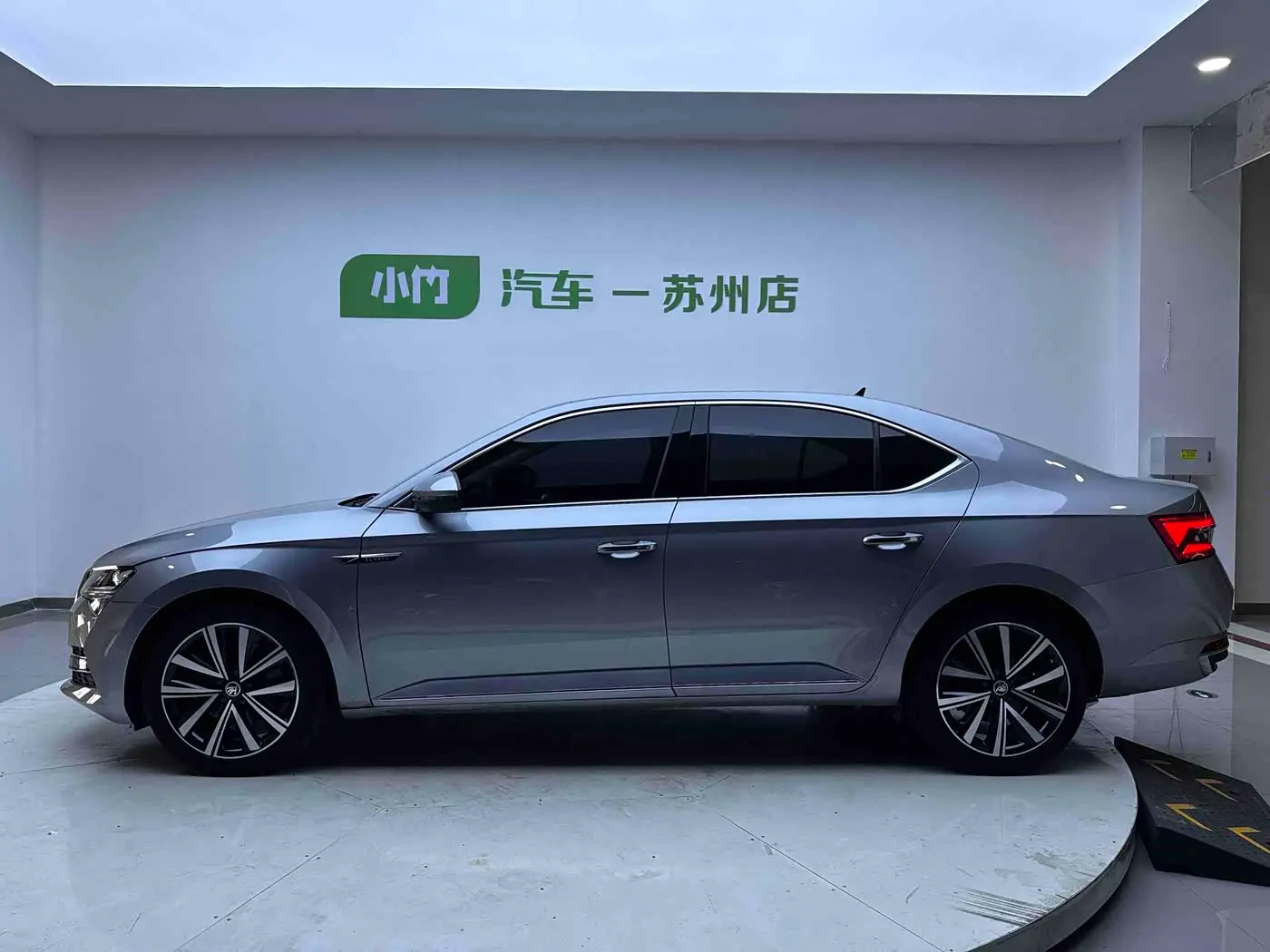 Škoda Superb 2022 — Photo 4/20