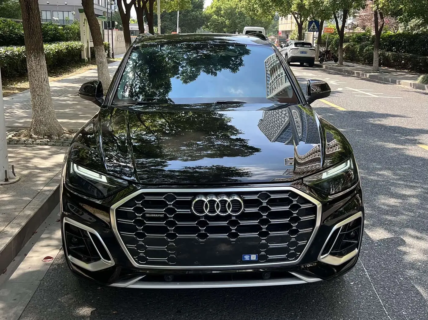 Audi Q5L 2023 — Photo 2/17