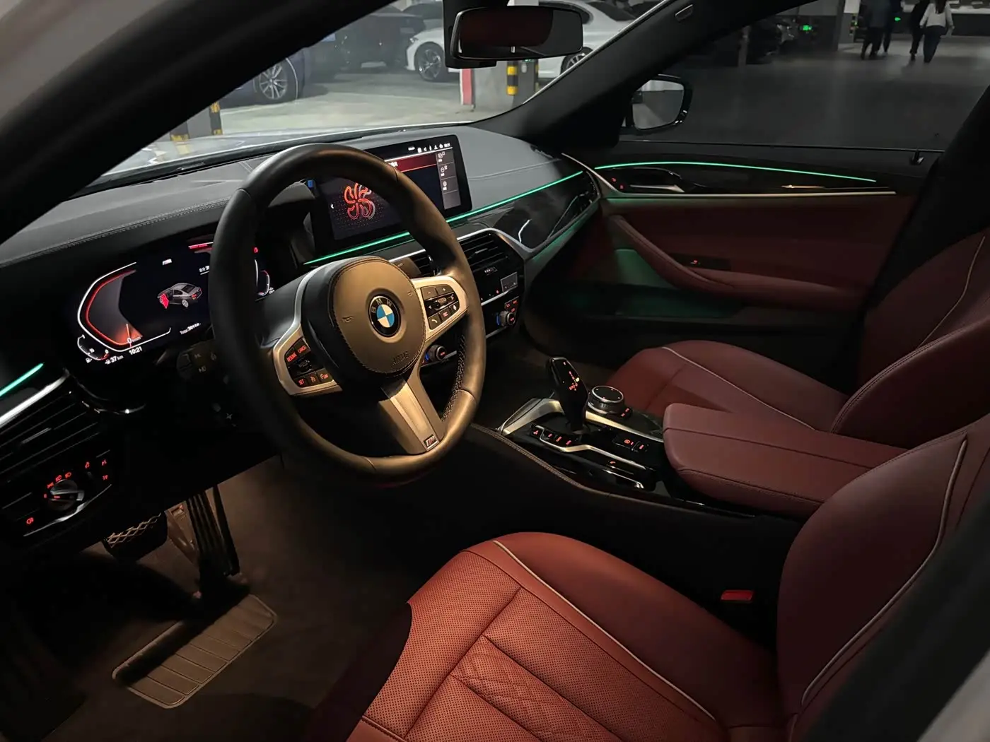 BMW 5 Series 2021 — Photo 7/9