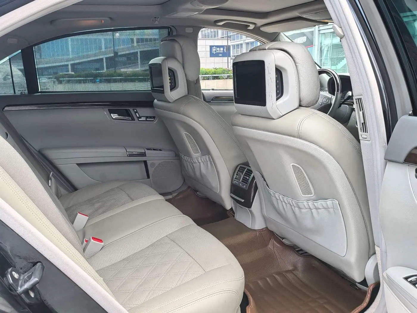 Mercedes-Benz S-Class 2012 — Фото 17/18