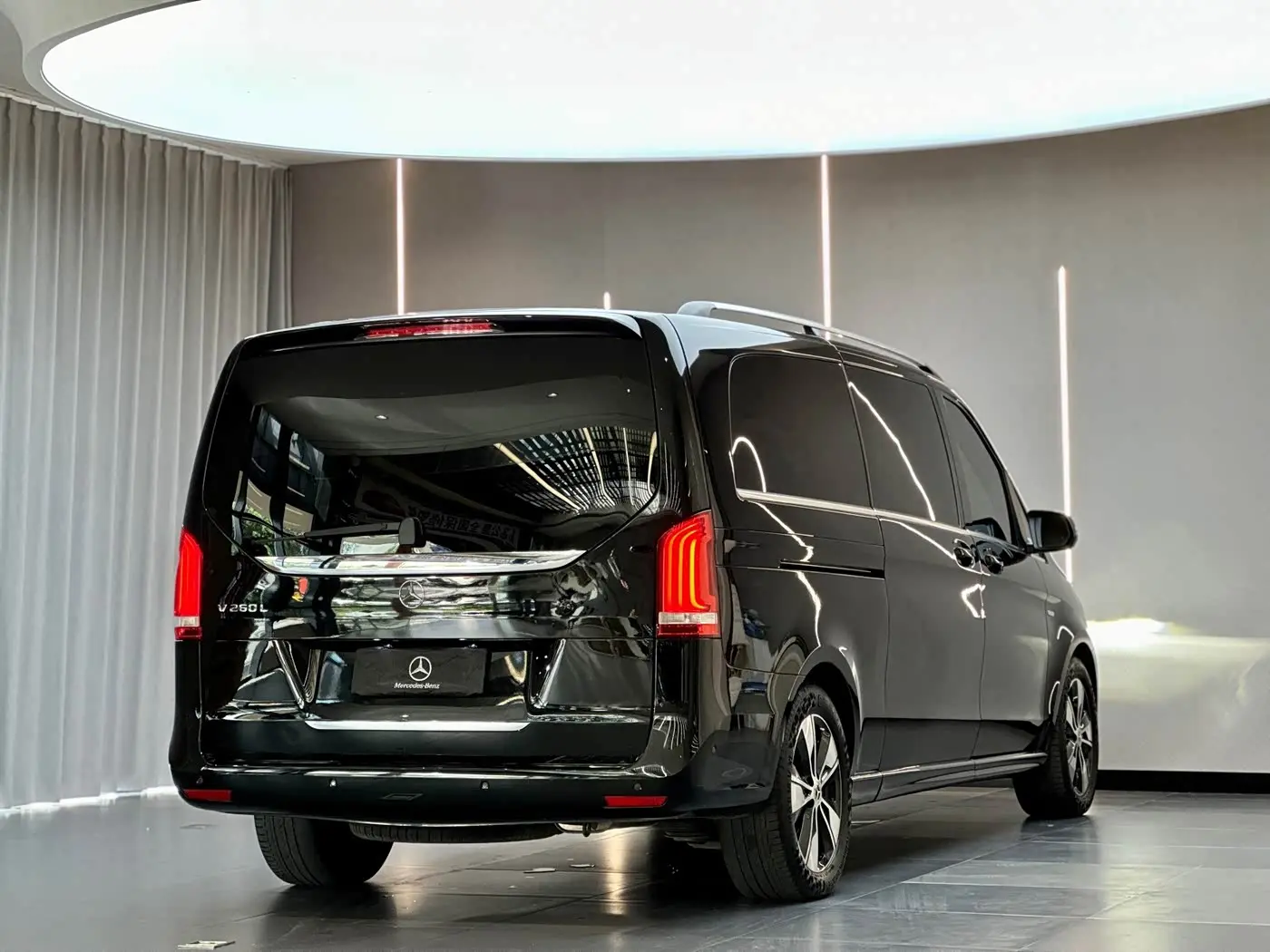 Mercedes-Benz V-Class 2022 — ფოტო 10/12