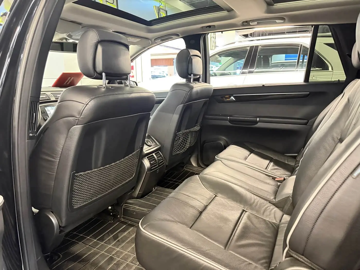 Mercedes-Benz R-Class 2017 — Photo 6/10