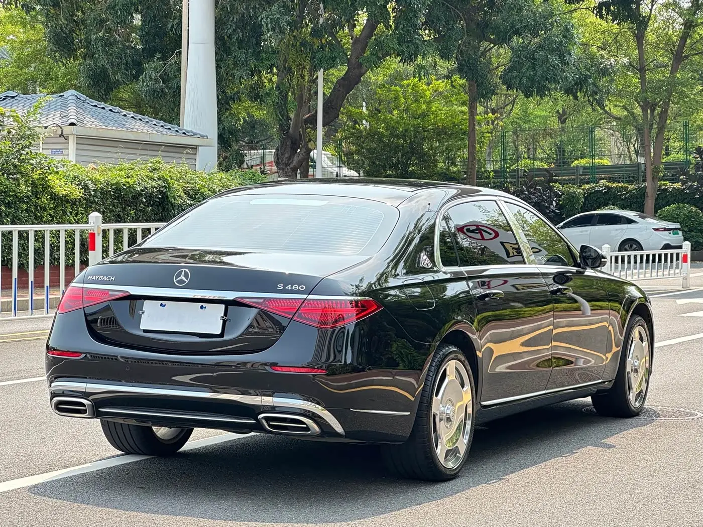 Mercedes-Benz Maybach S-Class 2023 — Фото 5/13
