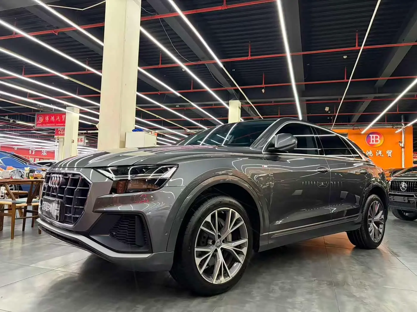 Audi Q8 2020 — Фото 1/17