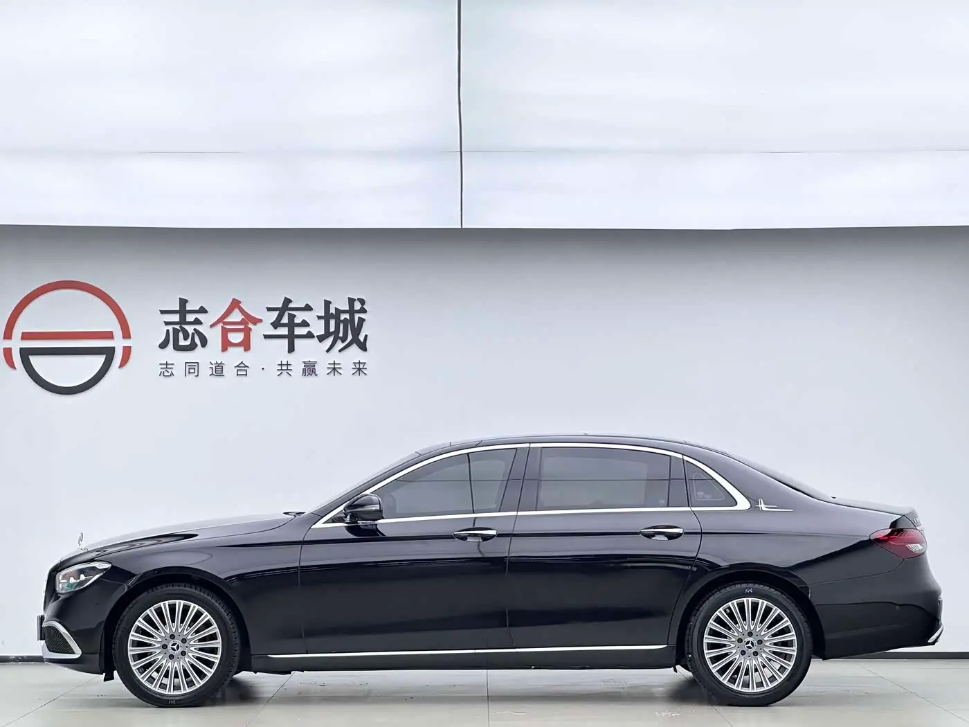 Mercedes-Benz E-Class 2022 — Фото 4/14