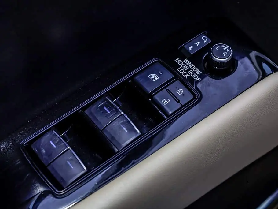 Toyota Alphard 2021 — Photo 12/20