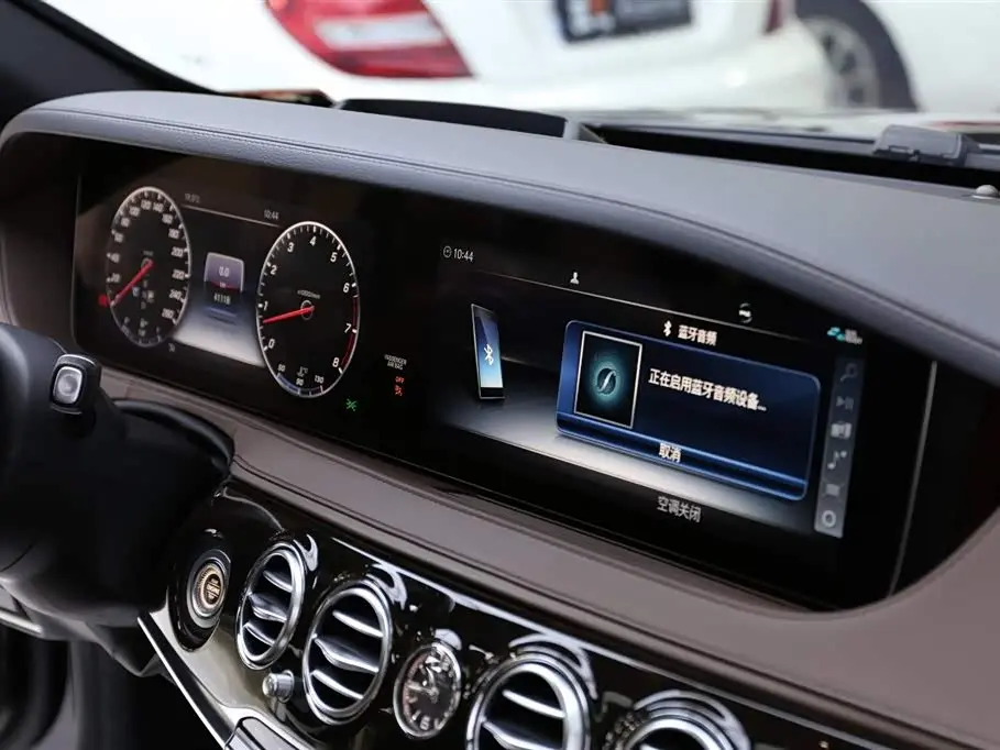 Mercedes-Benz Maybach S-Class 2018 — Фото 14/20