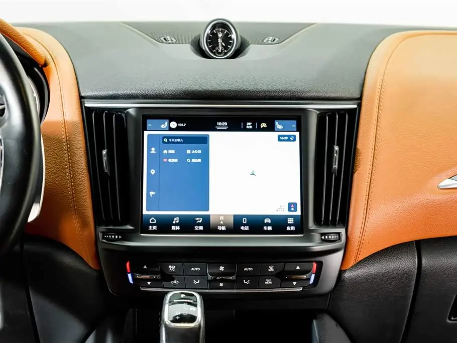 Maserati Levante 2021 — Фото 13/20