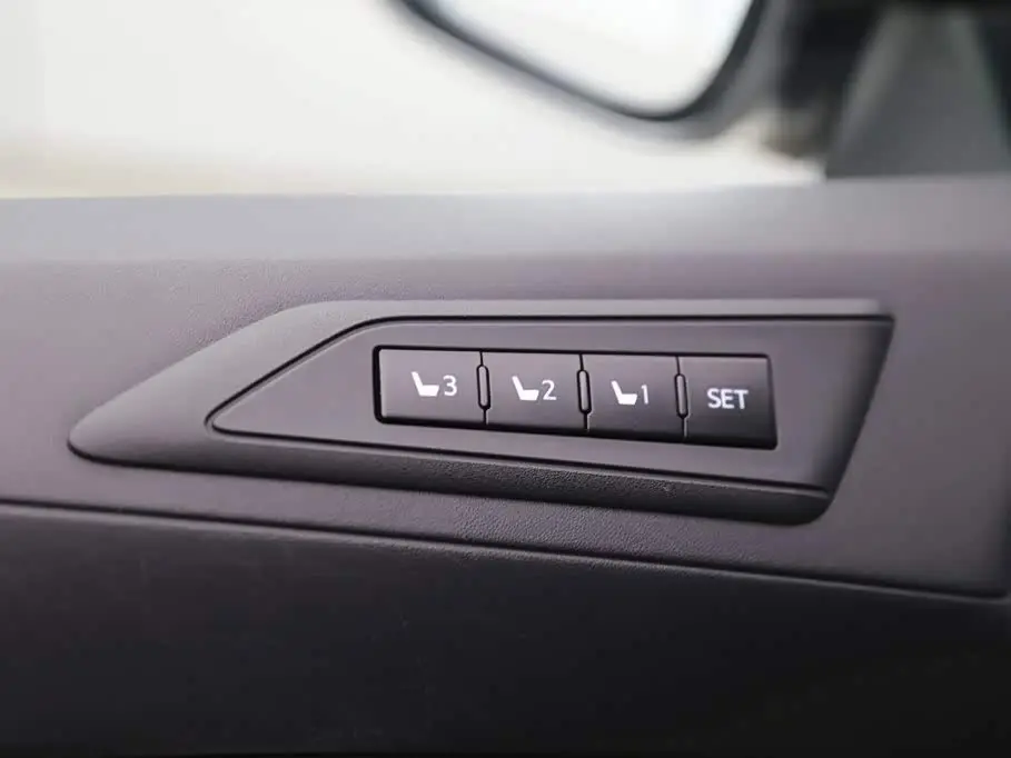 Toyota Vellfire 2021 — Фото 13/20