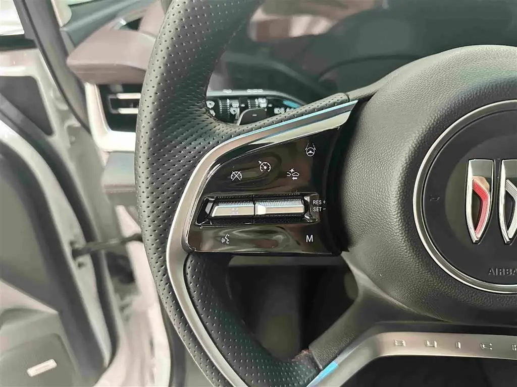 Buick Century 2024 — Photo 8/19